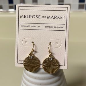 Dainty melrose & market shell dangle earrings